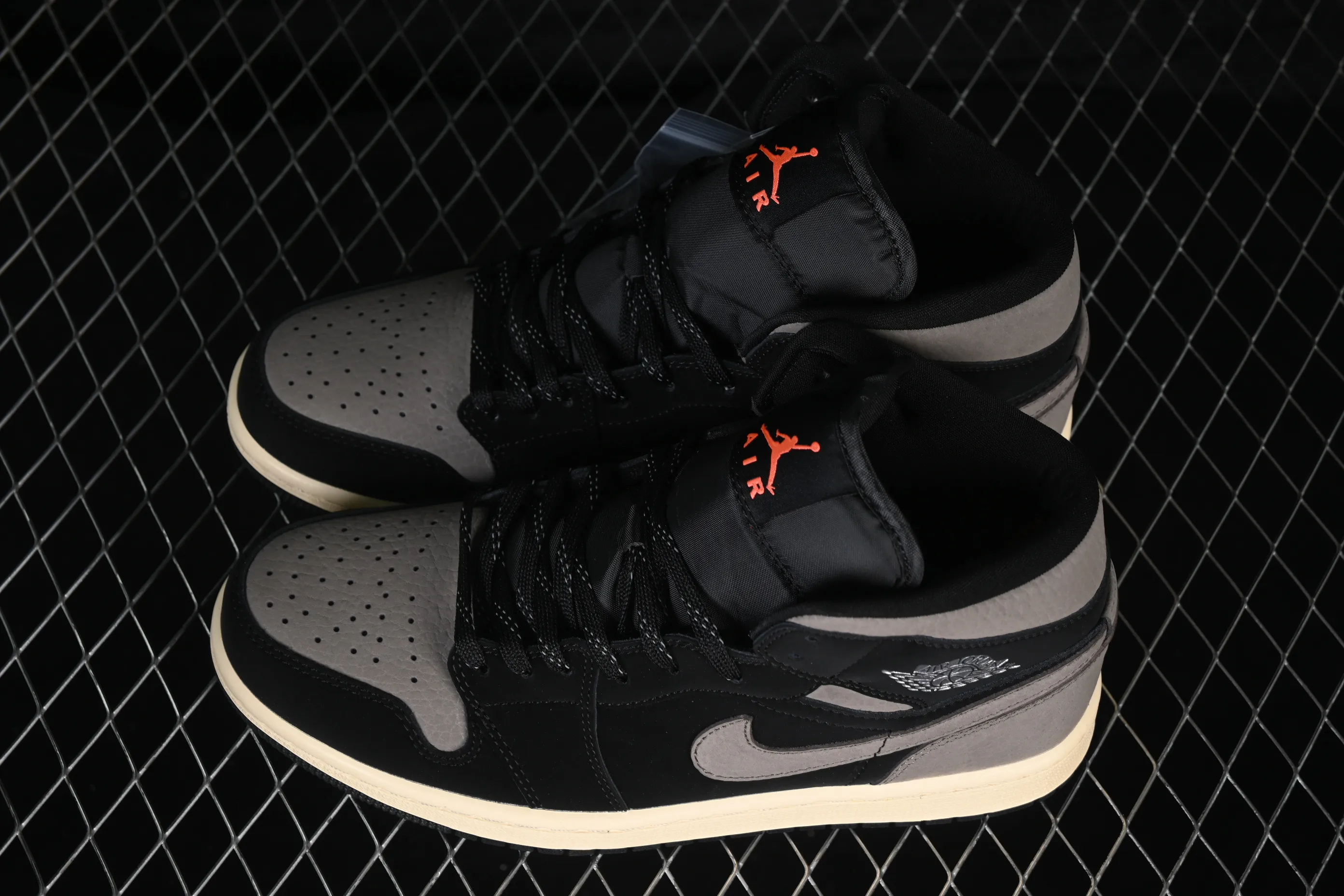 All categories Air Jordan Jordan series basketball shoes Air Jordan 1 Mid Air Jordan 1 Mid AJ1 Joe 1 gray black Chinese culture and leisure sneakers IB7110-002